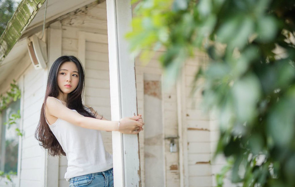 “好了，这些东西无须解释，我也没理由去吃一个死人的醋。”吕布点点头，人都是自己的了，跟了自己这么些年，难道还担心小乔因为一个死人做出什么蠢事？若真是那样，那也就没有存在的必要了。